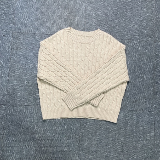 秋冬新款百搭日常保暖舒适粗针麻花毛衣女款上衣