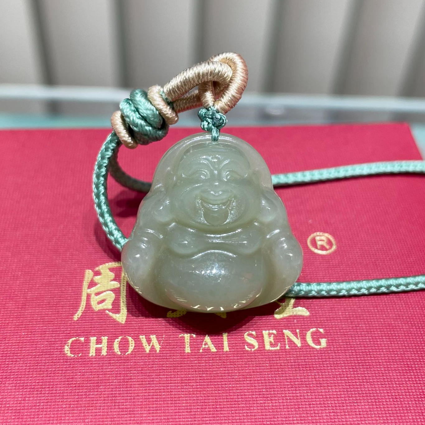 Chow Tai Seng/周大生和田玉大肚佛吊坠时尚女款佛公精美弥勒佛公