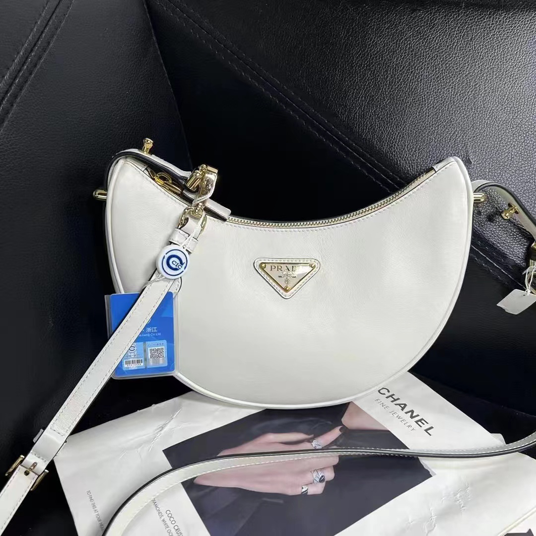 95新 Prada/普拉达 捐金沉珠/白色Arque月亮包