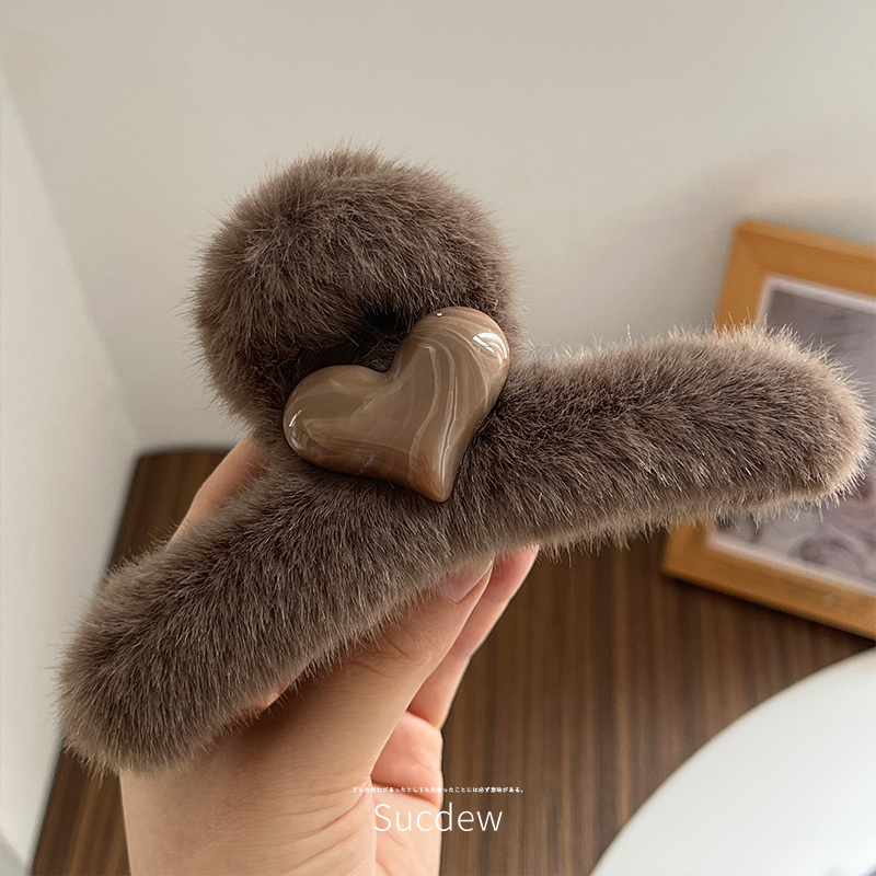 毛绒爱心发夹女秋冬大号抓夹时尚后脑勺发夹高级感气质鲨鱼夹发卡