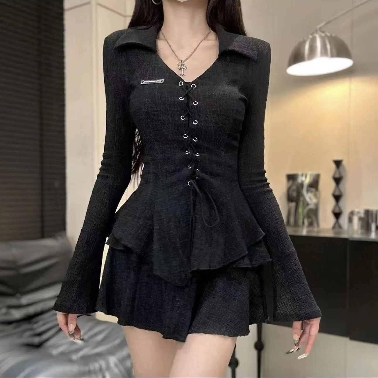 法式复古不规则V领收腰上衣＋百搭显瘦短裙