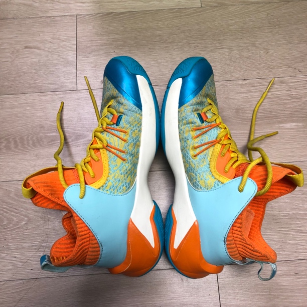 78男生蓝色时尚休闲鞋40码