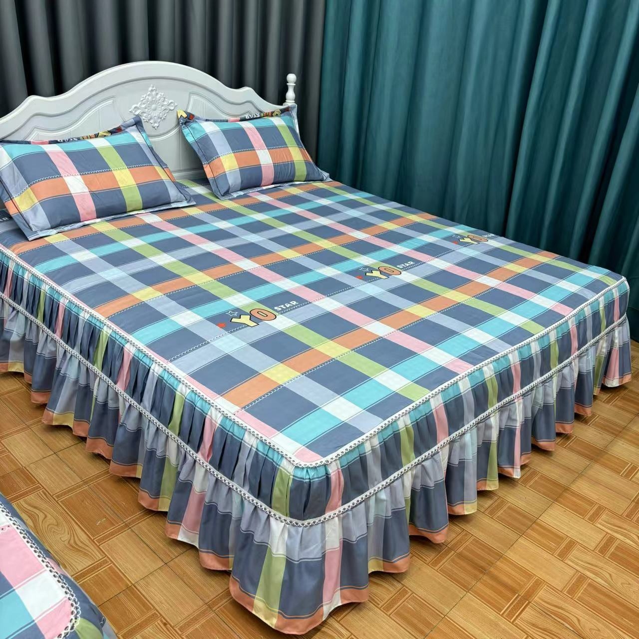 三件套 百搭彩格床裙款床罩+一对枕套