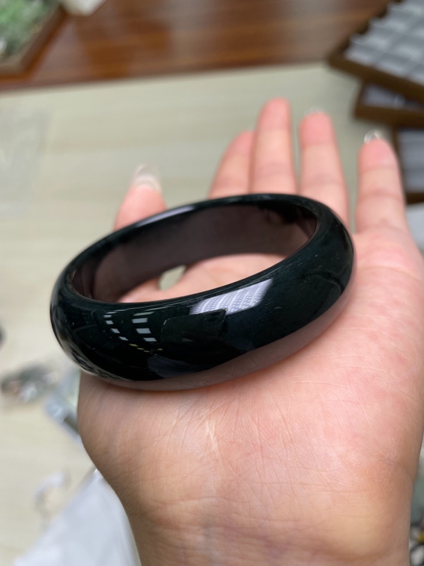和田玉青玉手镯 宽手镯时尚
