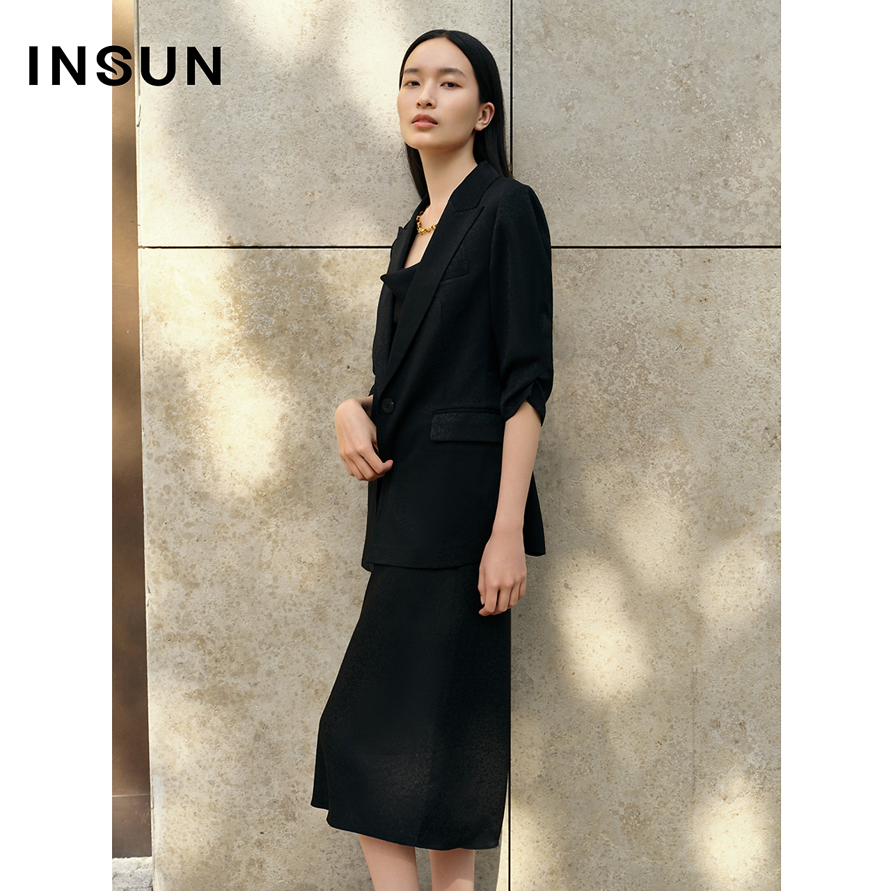 INSUN恩裳专选夏款醋酸混纺戗驳领气质西装外套
