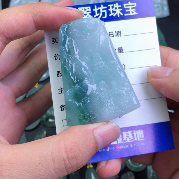 翡翠颈饰未镶嵌翡翠