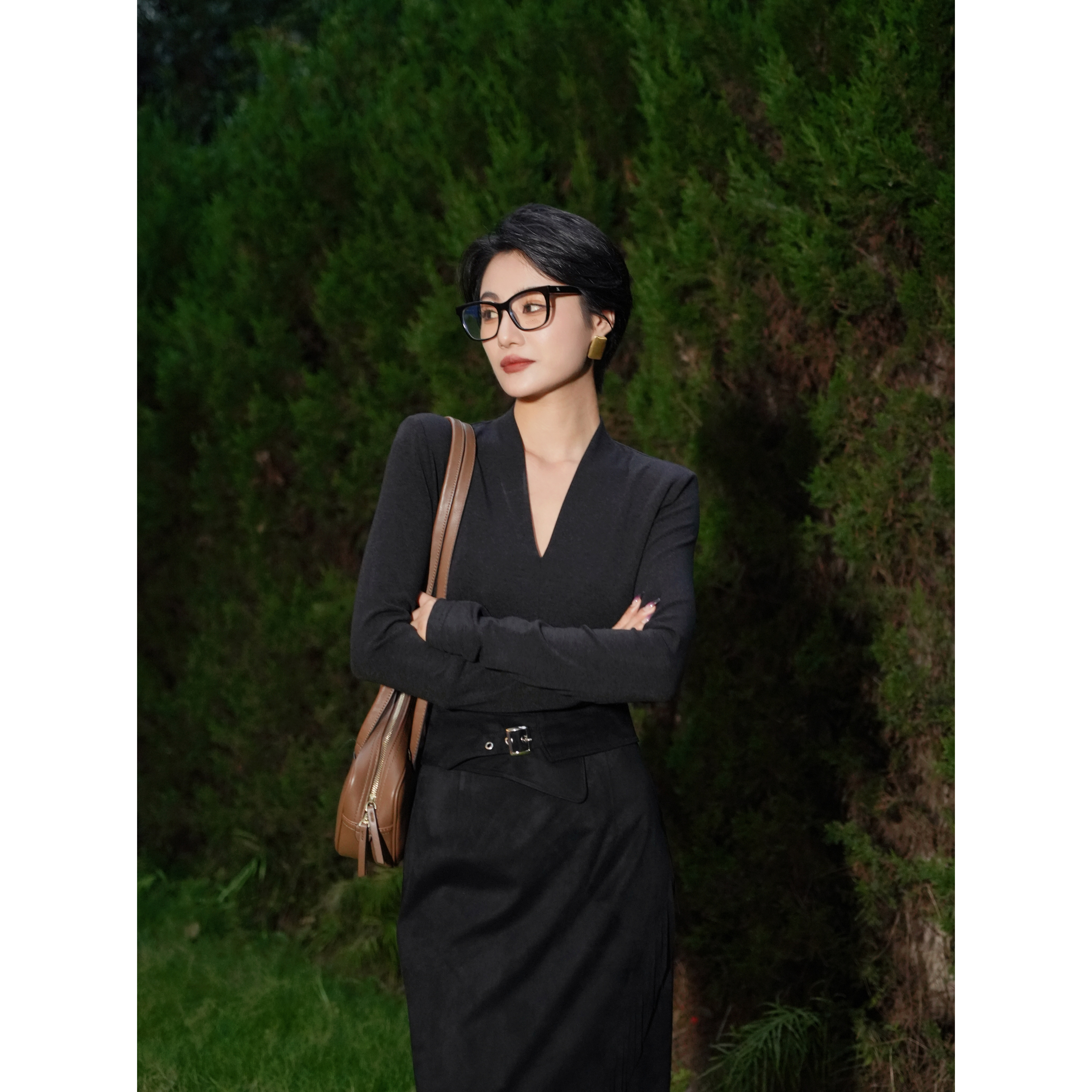 【无界搭】时髦内搭天鹅颈线条天丝羊毛醋酸秋冬百搭博主风长袖V领T