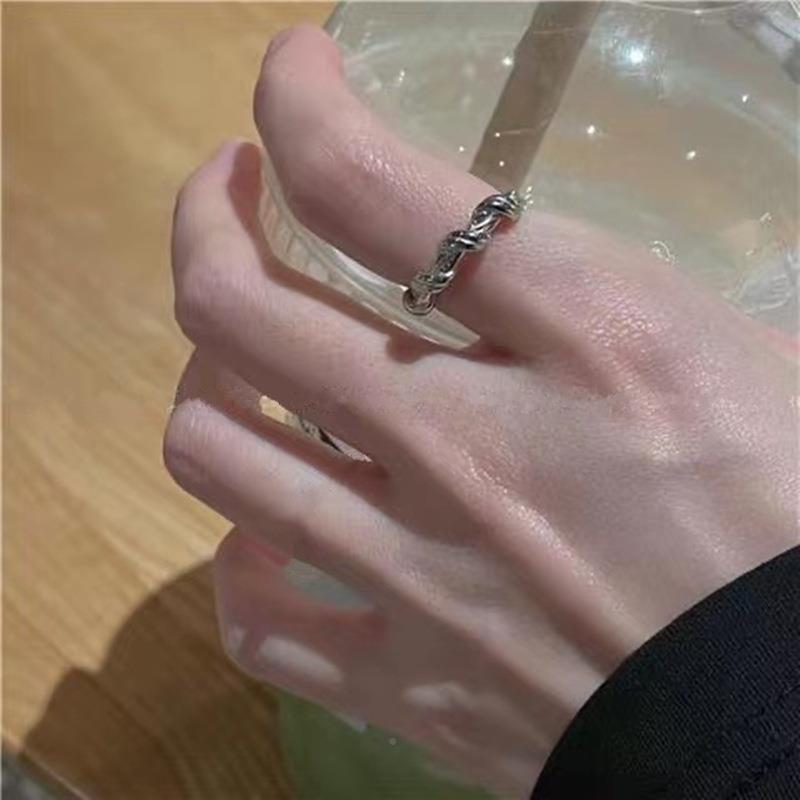ins网红同款扭扭戒指女生小众设计轻奢高级开口ins打结c