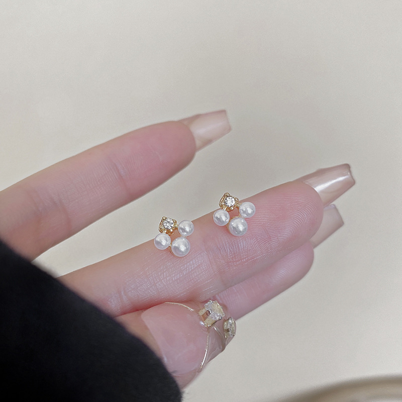 S925银针小巧气质珠珠耳钉女ins风简约个性耳环网红同