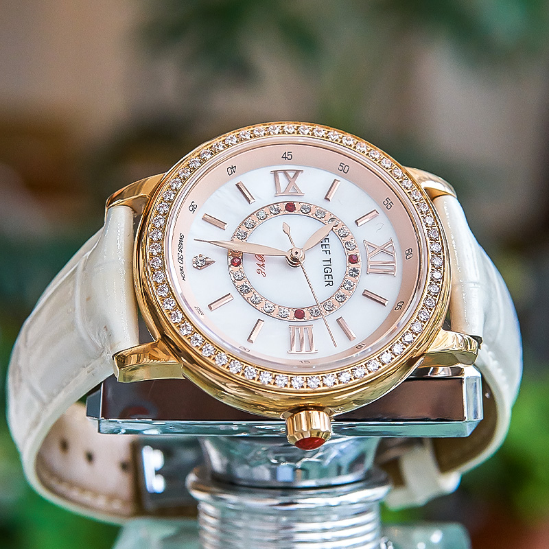 联名瑞夫泰格石英女表真皮带女士手表时尚防水潮流腕表镶钻小牛皮