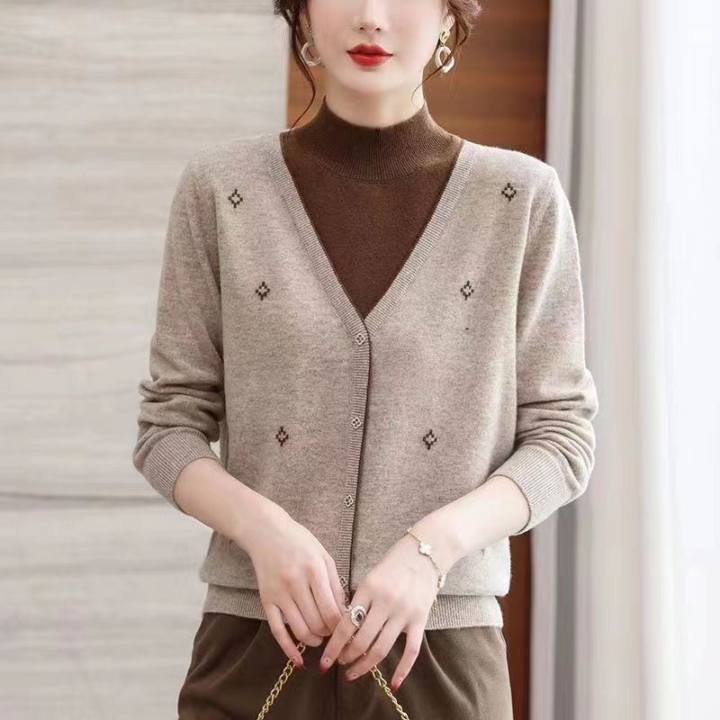 洋气气质半高领针织毛衣女假两件上衣2024秋冬新款宽松内搭打底衫