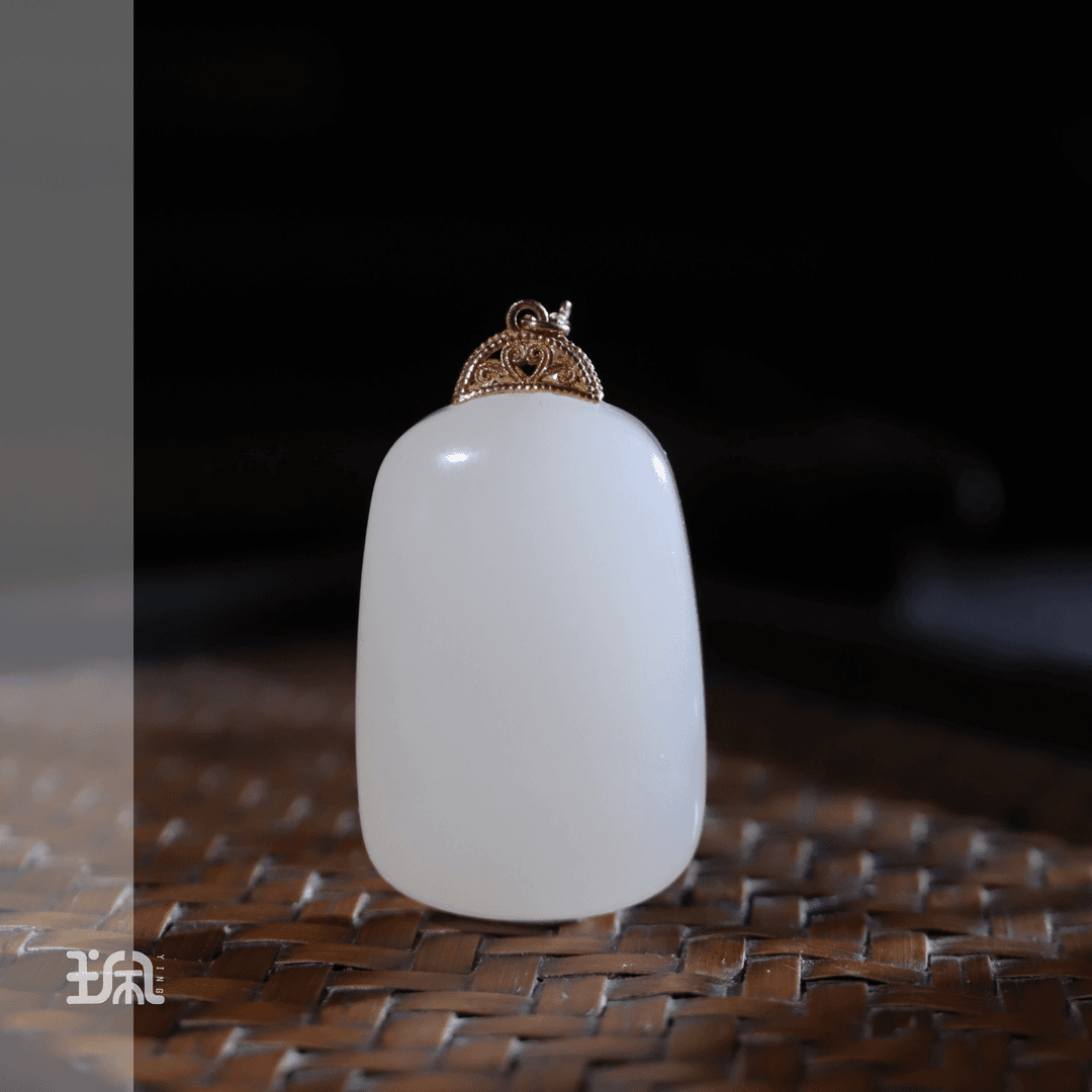 交个朋友/和田玉*韶光吊坠不含链*18K金B22050506DD多样性发其一