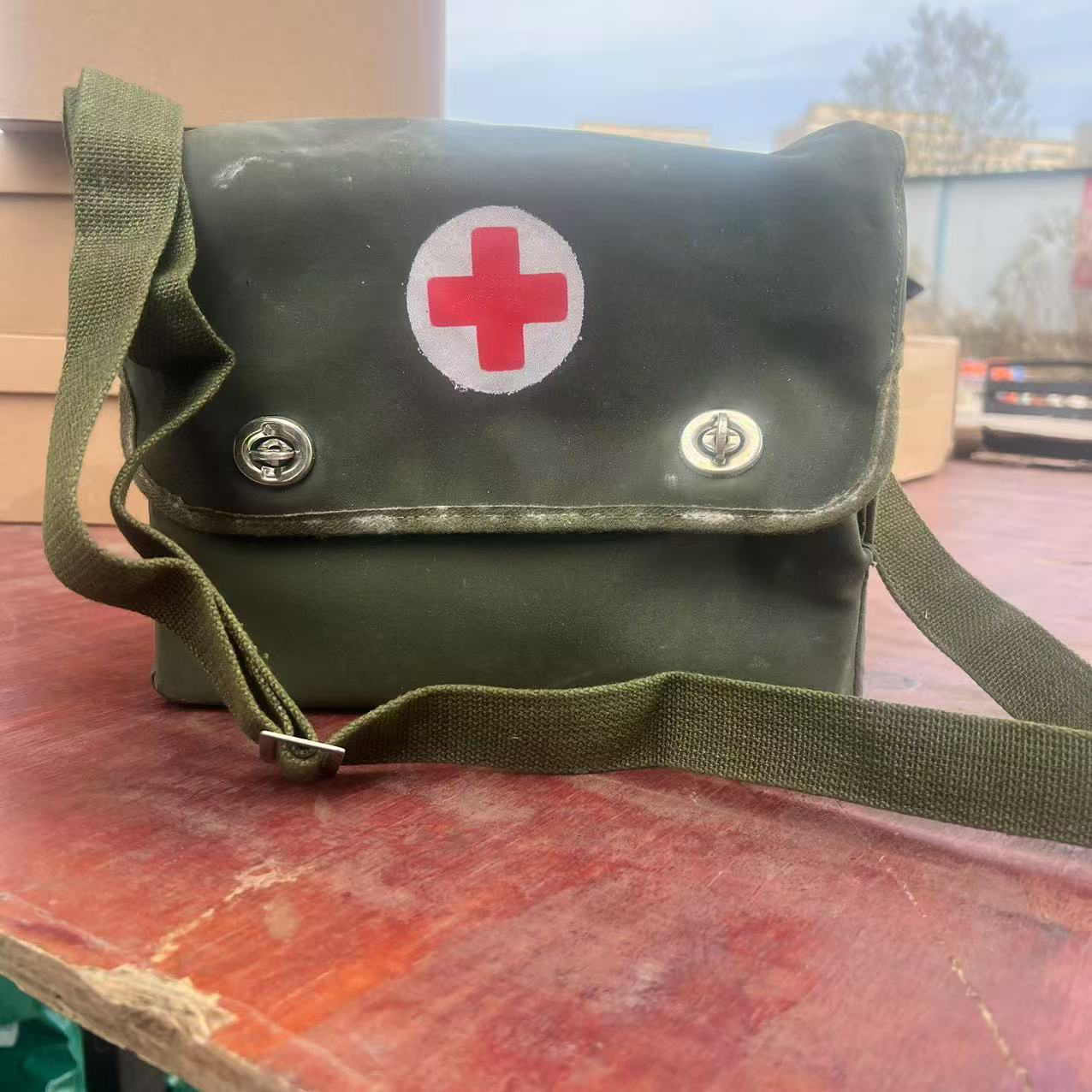 70年代绿色卫生包挎包