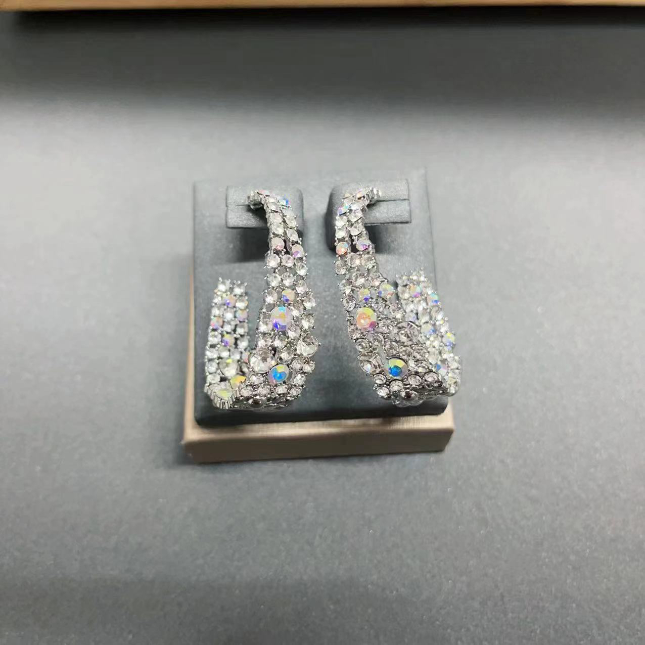 铜合金合成锆石耳饰 4331轻奢圈圈耳环