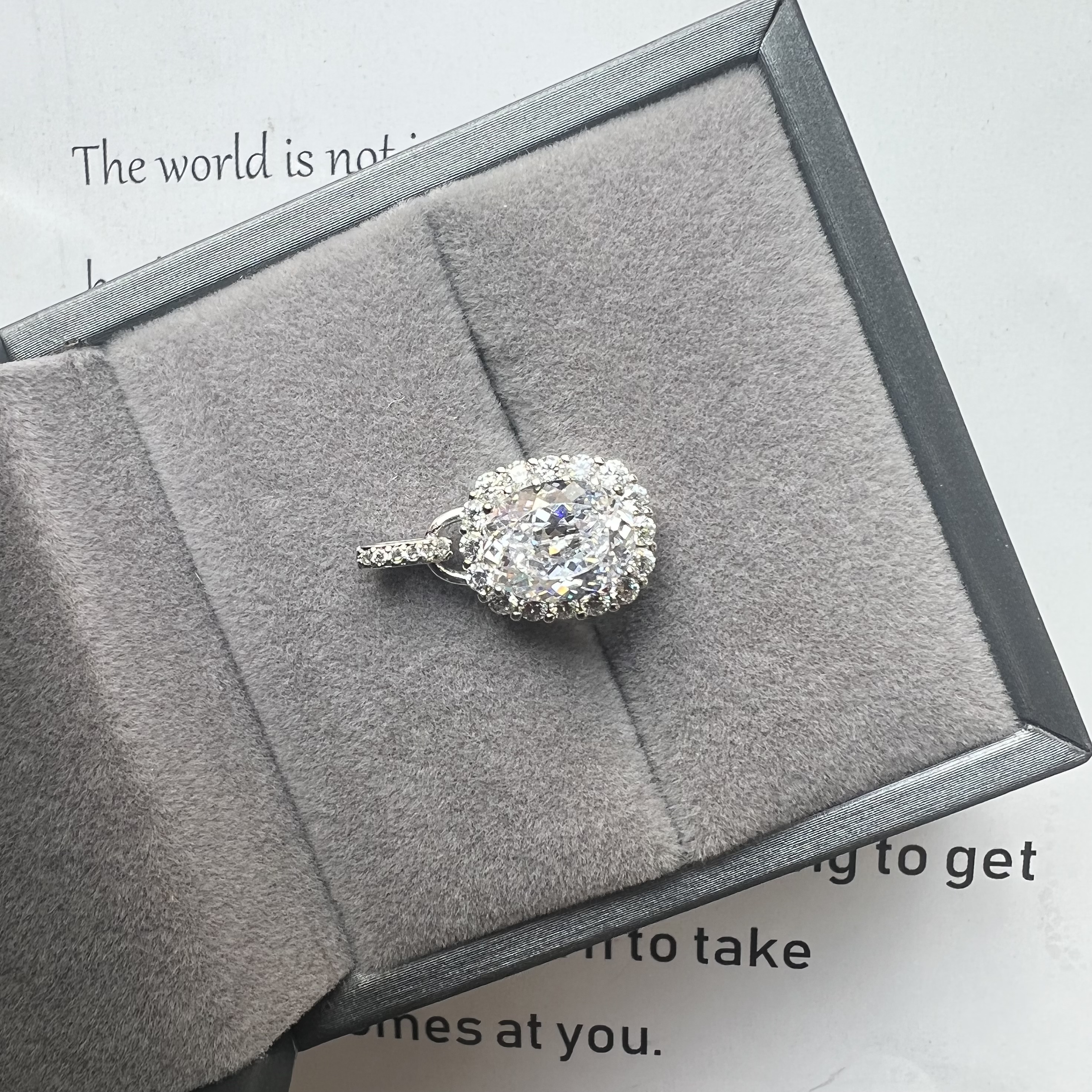 通源吊坠3ct 【美不将就】流光溢彩吊坠LB272