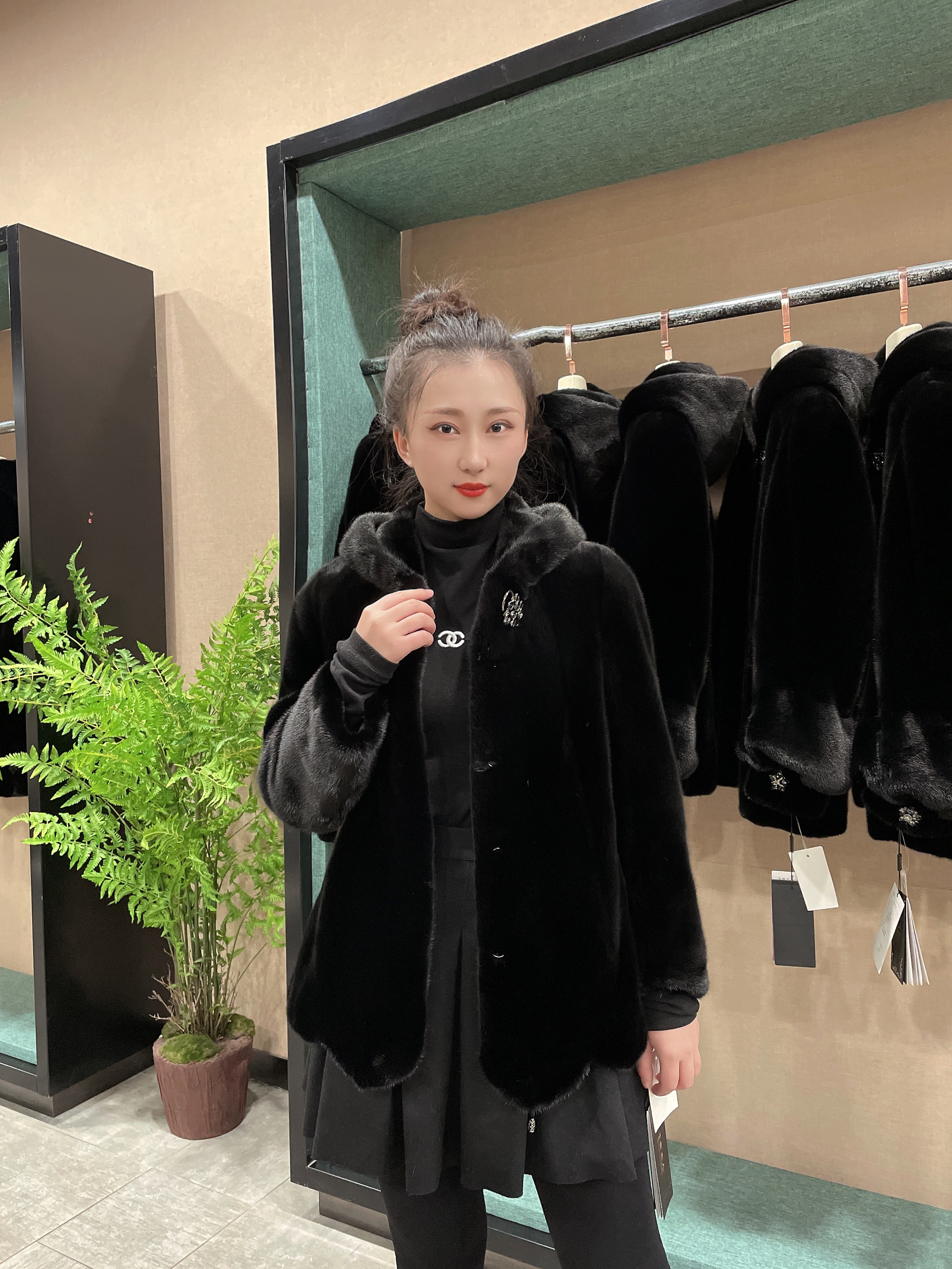 貂皮大衣宝嘉美女款 整貂短款贝壳款