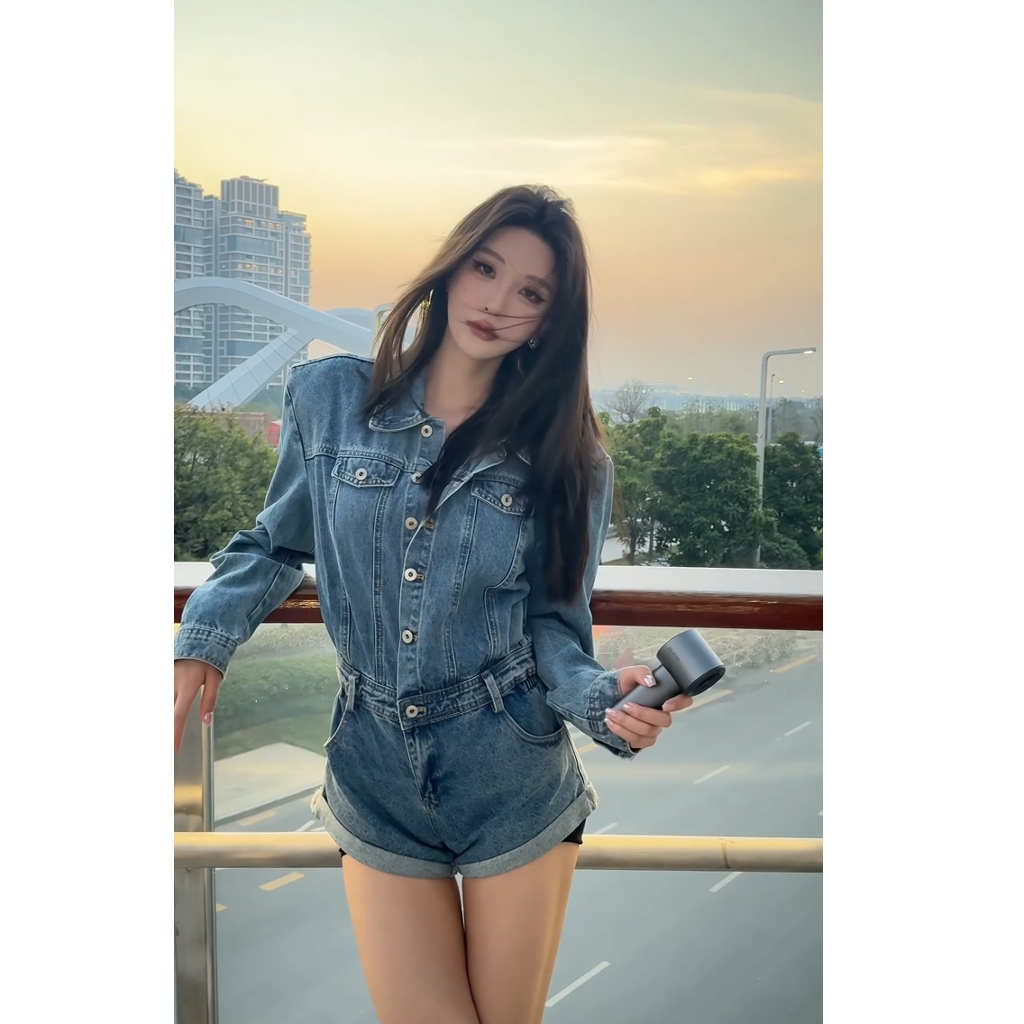 春秋季新款时尚气质酷辣复古显瘦阔腿高腰连身短裤蓝色牛仔连体裤