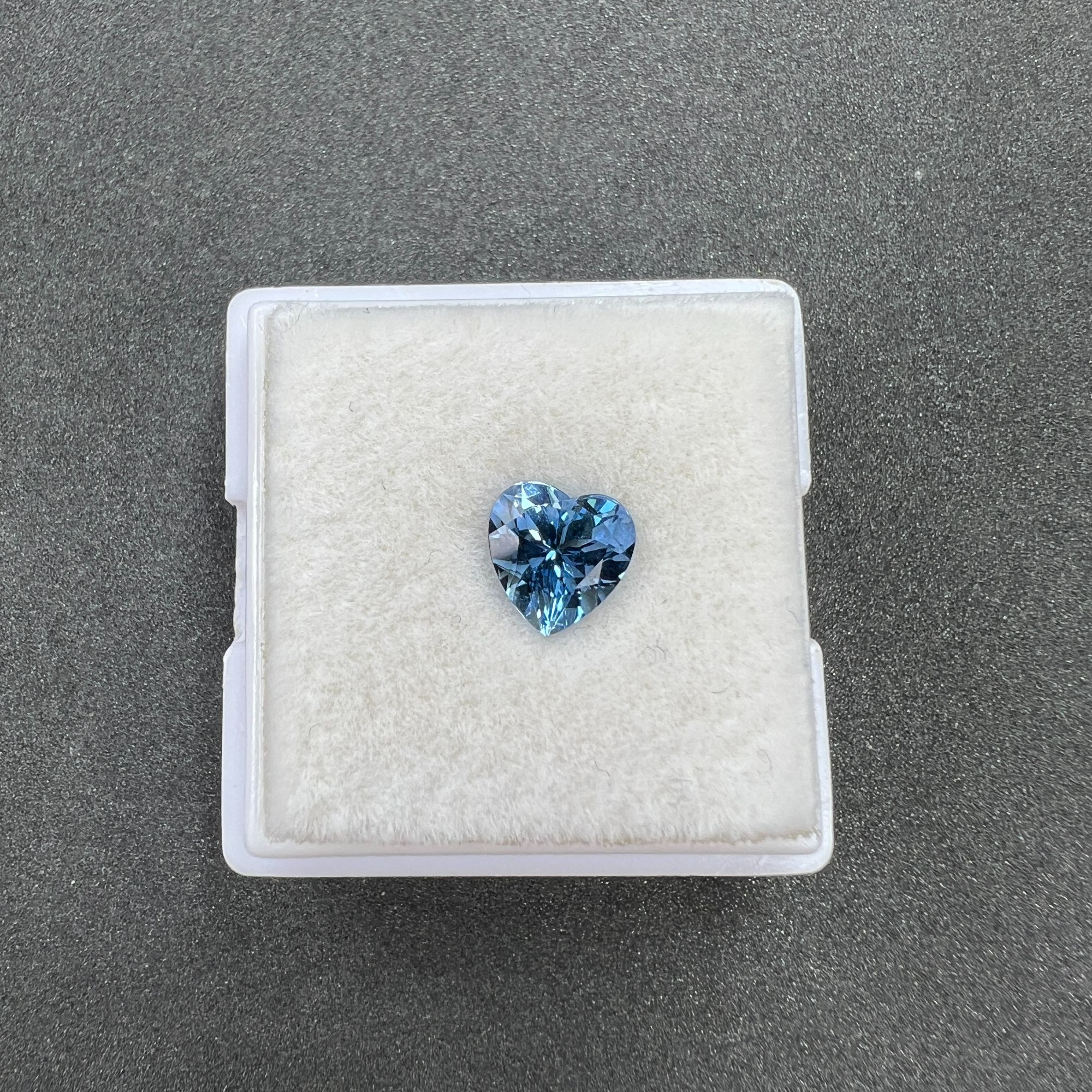 0.95CT 超级圣玛丽亚海蓝宝