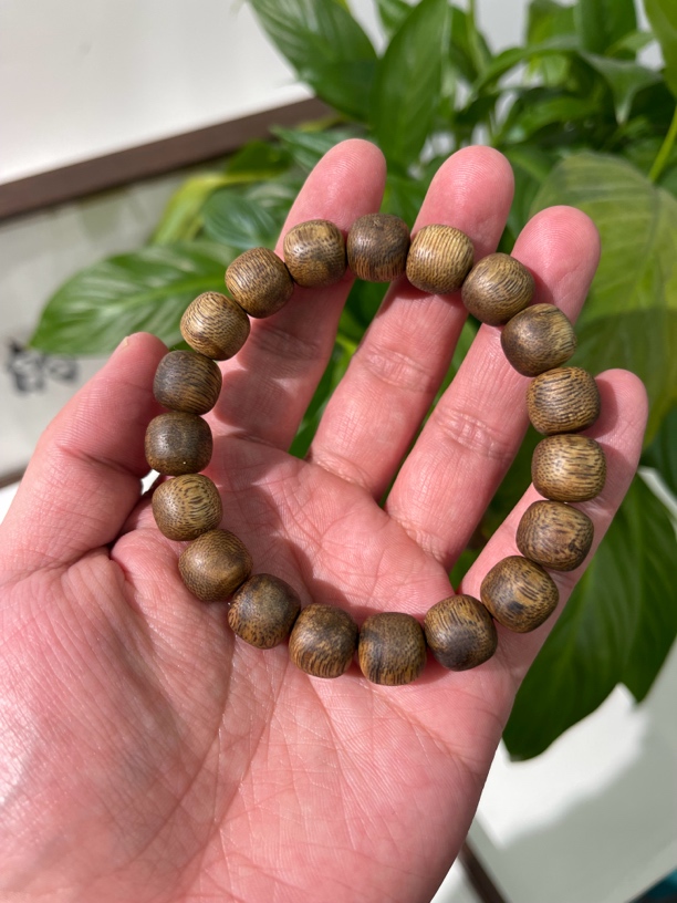 微瑕福利款 高结油老型珠 10克 11mm/19颗 国香莺歌绿奇楠沉香