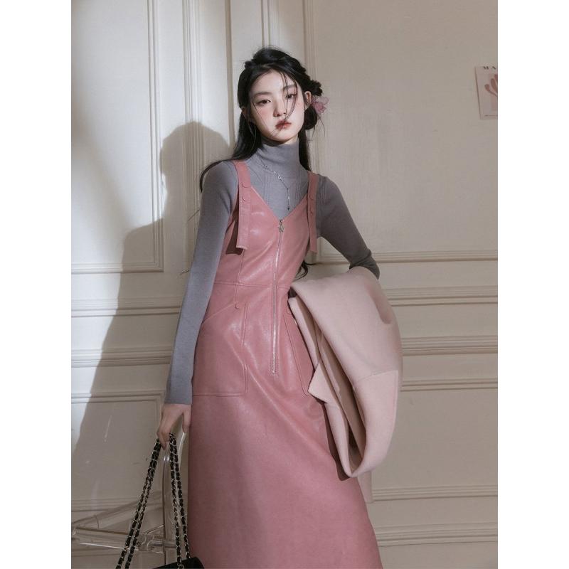 胖秋冬装新款女装穿搭一整套小香风独特超好看打底衫粉色吊带裙