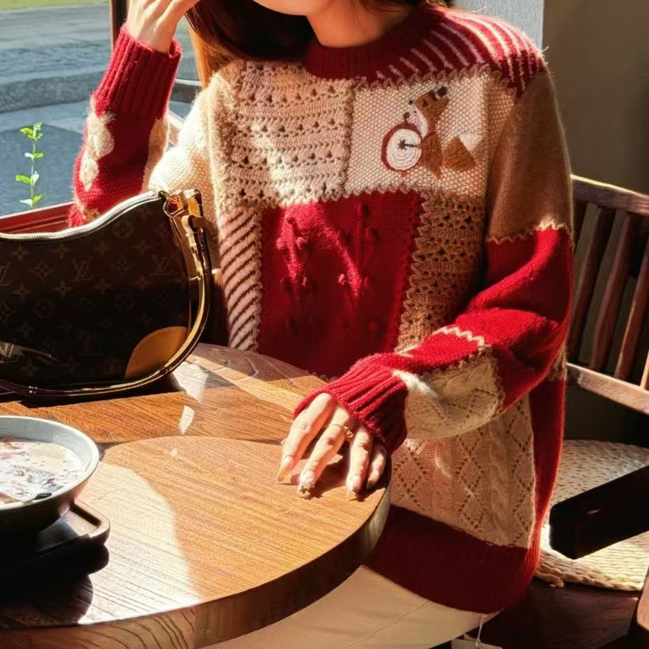 【卡诗米羊绒】小松鼠1手工刺绣潮牌时尚女款拼接针织宽松上衣