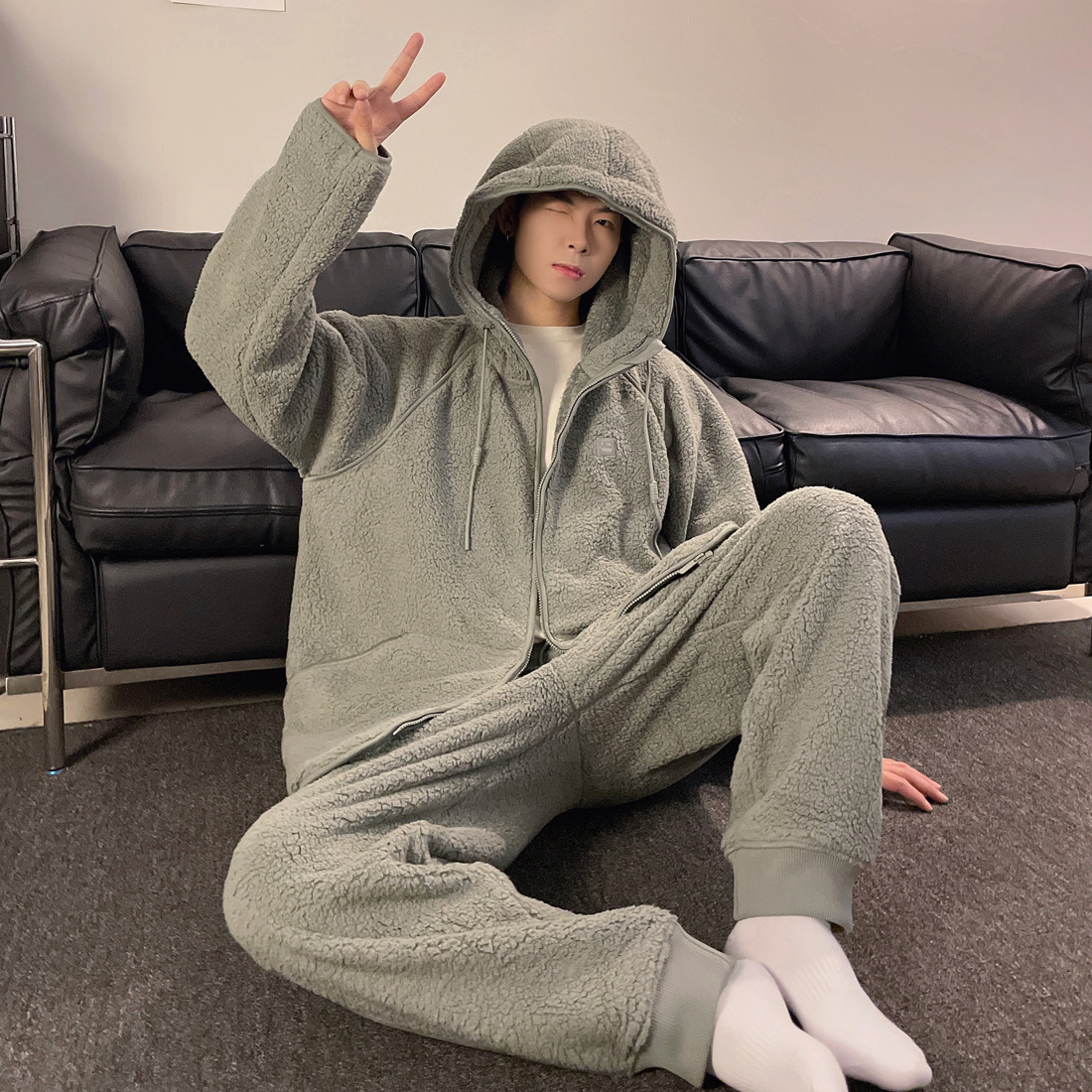 男士睡衣冬季新款珊瑚绒连帽拉链加绒加厚简约可外穿法兰绒家居服