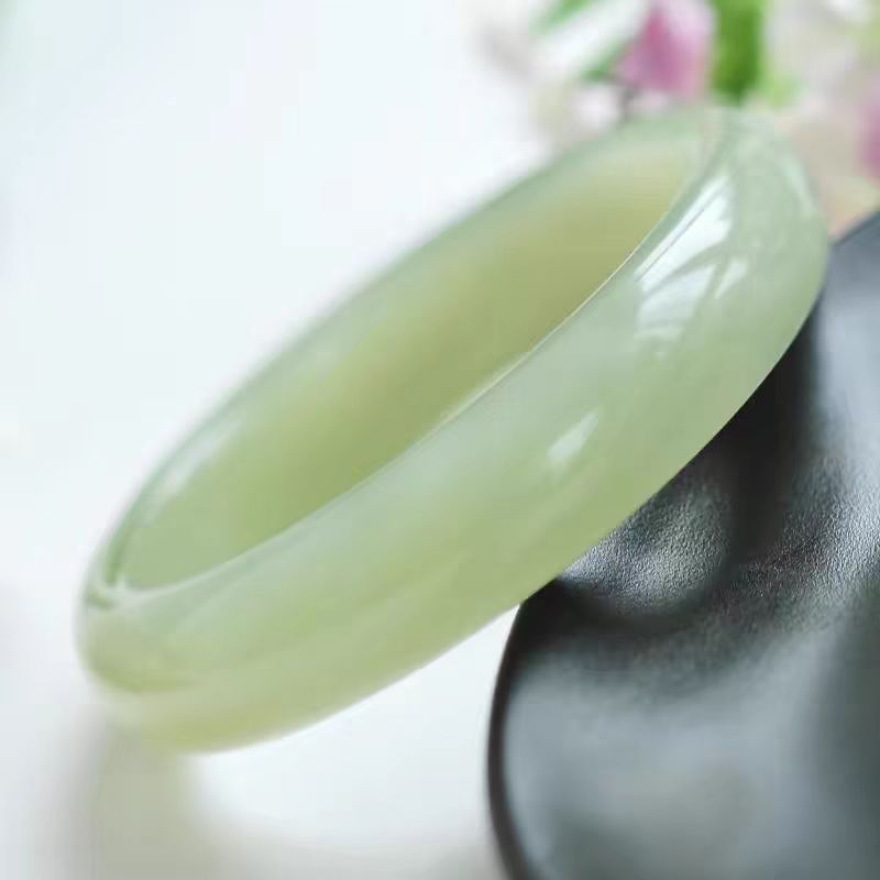 天然晴水和田玉手镯/多样性发一个