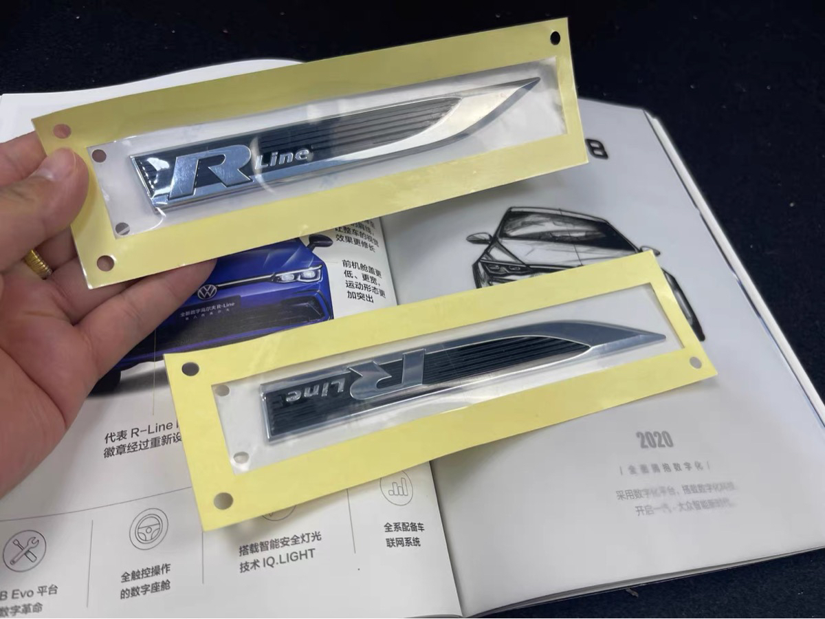 原装高尔夫7/7.5RL叶子板标一对