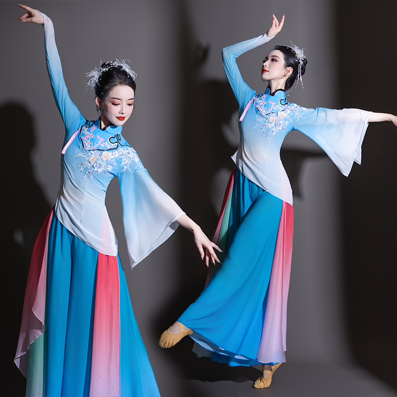 秧歌服演出服女扇子舞伞舞舞蹈服装2024新款中老年广场舞飘逸套装