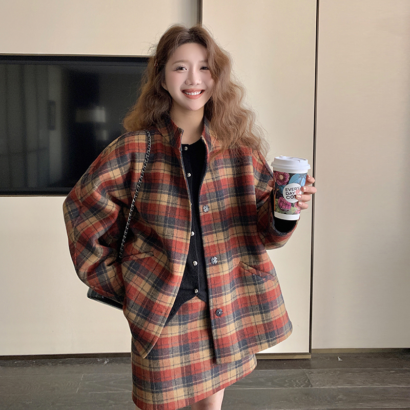 复古格纹大衣外套两件套女2024春款时髦炸街短外套包臀半身裙休闲