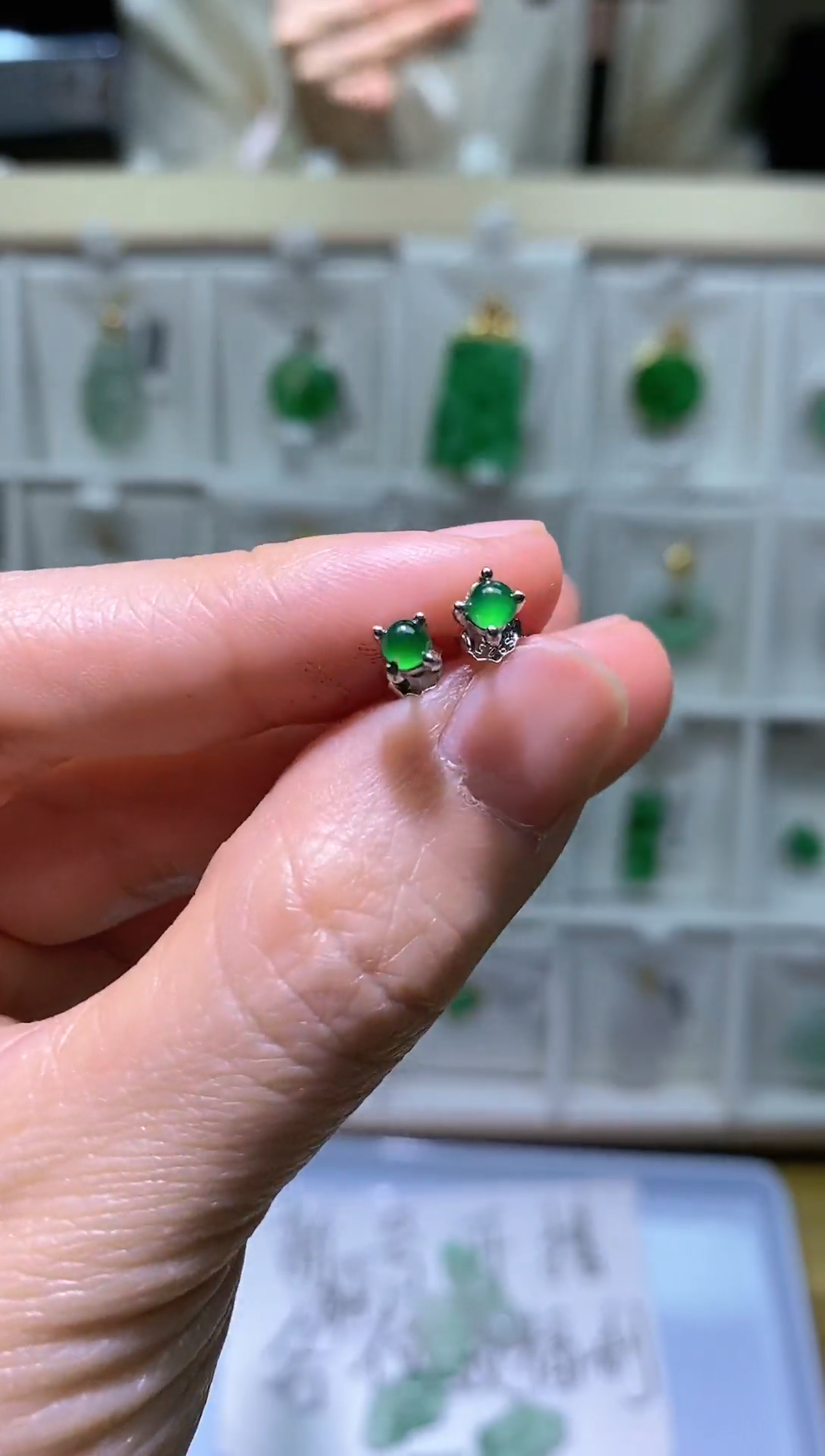 【闪购商品】翡翠耳钉银S925镶嵌a5