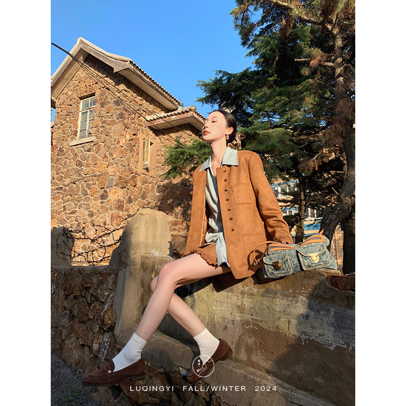 鹭青一原创【落木萧萧】仿麂皮绒棕色外套棕色短裙套装L24G7245BA
