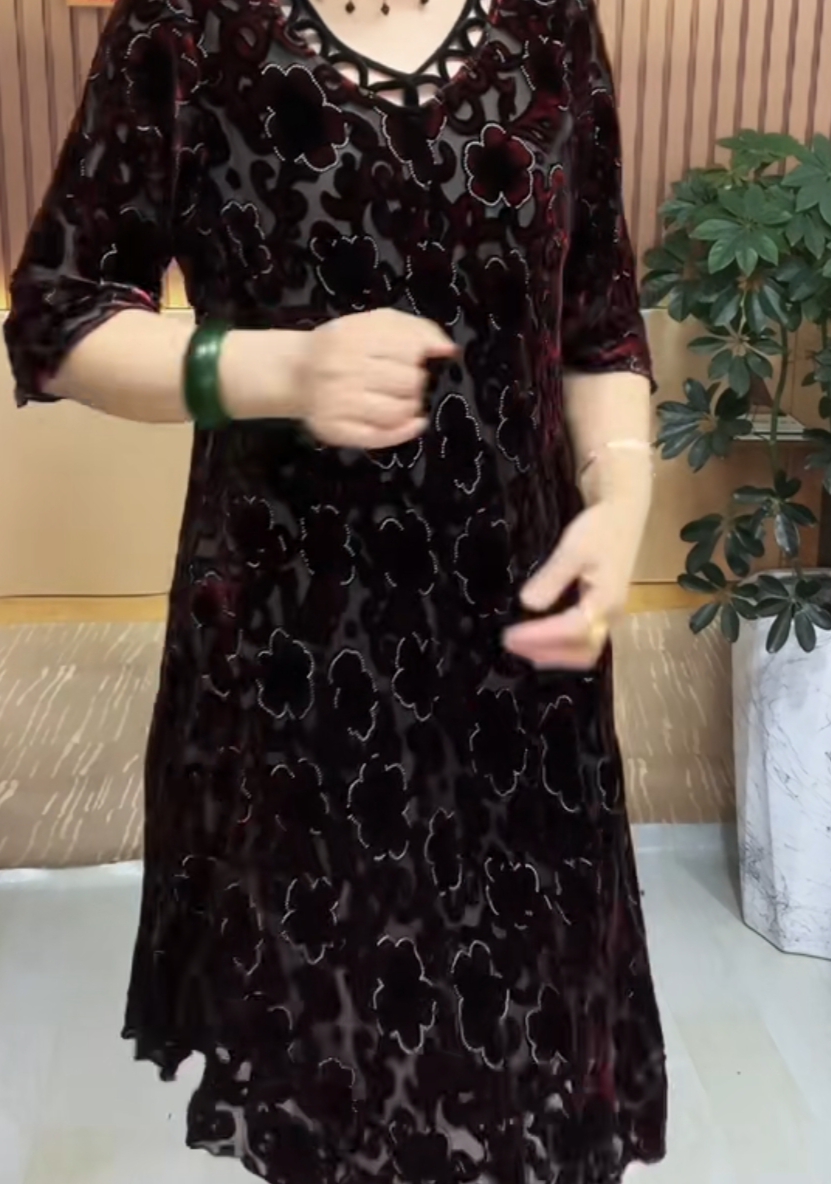 红花点点蚕丝修身显瘦妈妈妈大半袖连衣裙