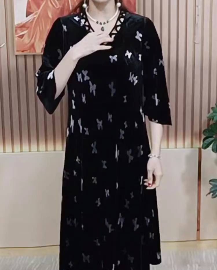 小蝴蝶鸡心花兰领修身显瘦妈妈装连衣裙