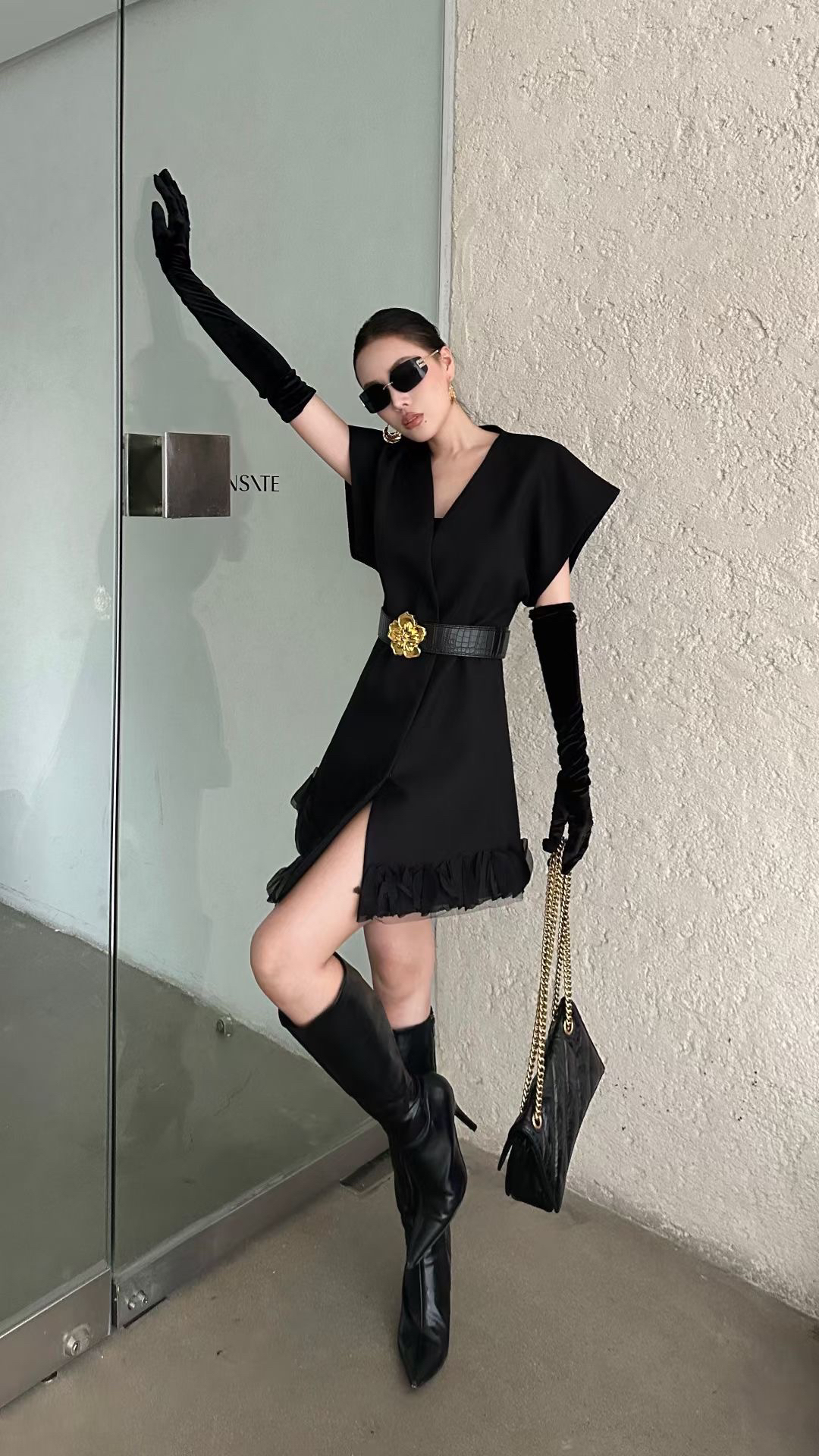 谢老板家的衣橱直播间链接黑色气质不规则收腰法式时尚设计感