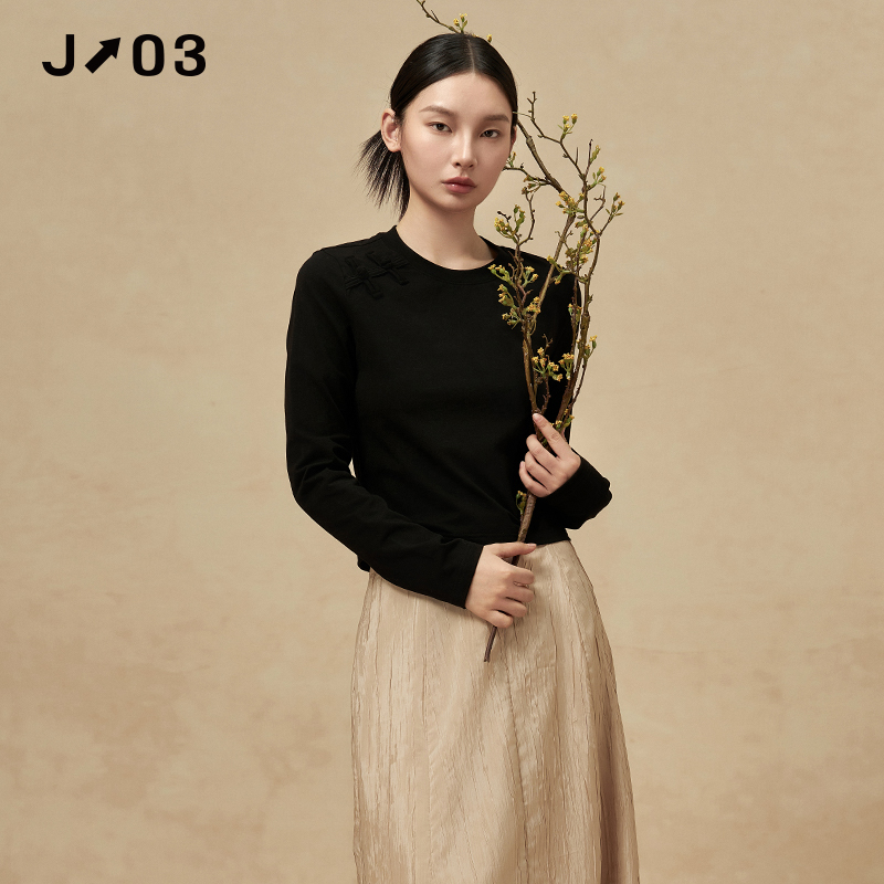 J03女装 春季新款T恤 简约通勤百搭短款长袖上衣