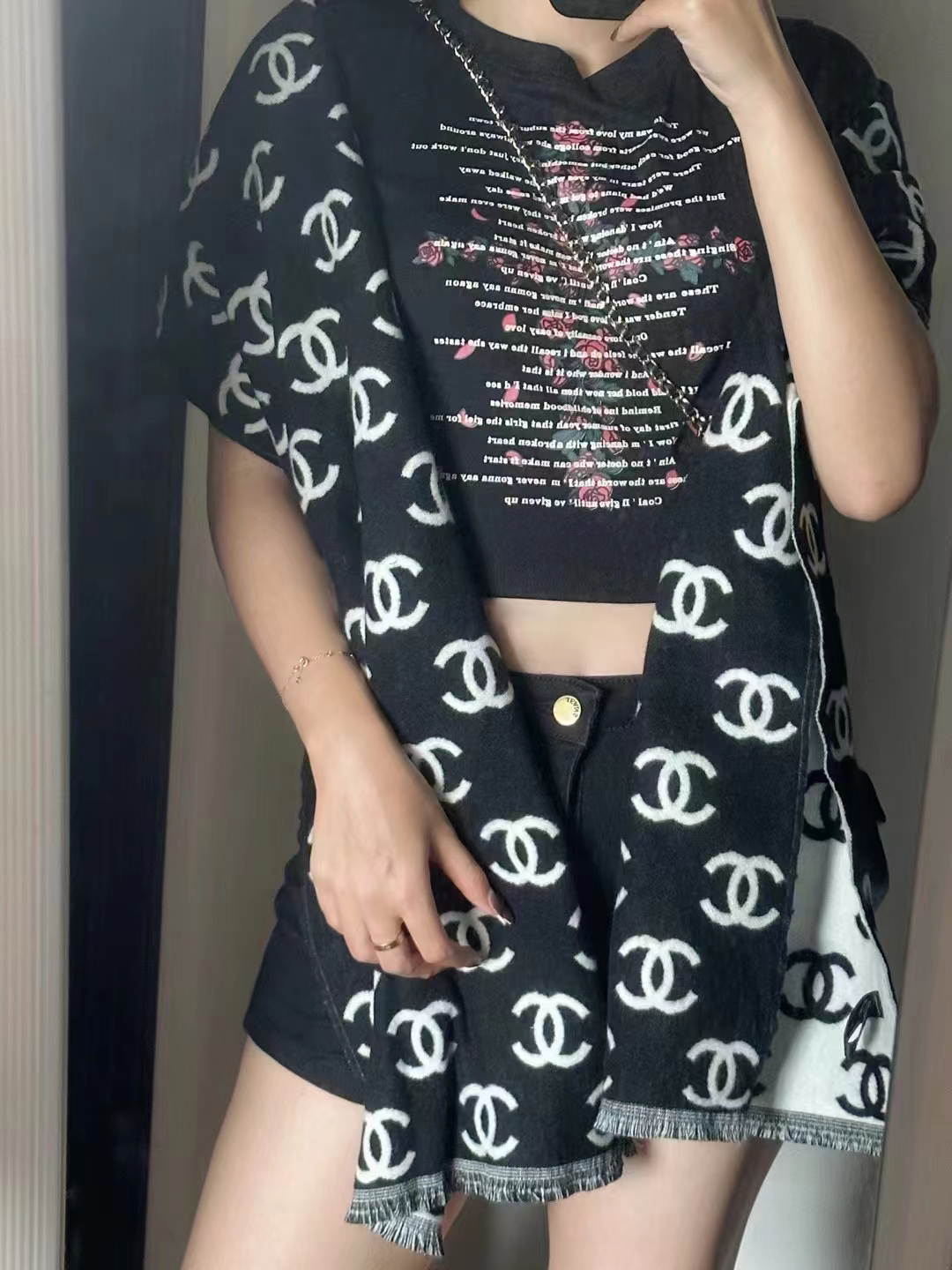 未使用 Chanel/香奈儿 澳海贝/双c围巾黑白