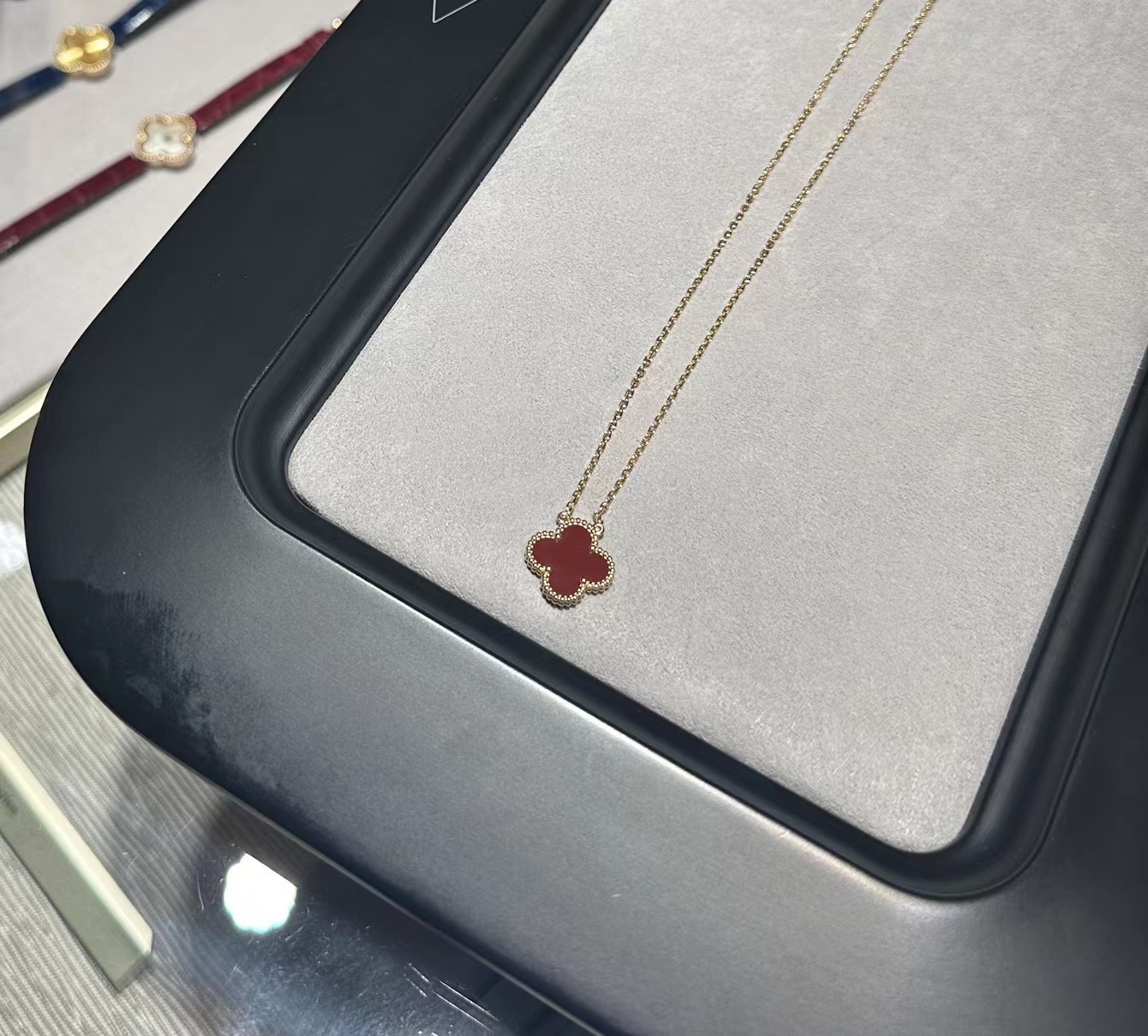 未使用 梵克雅宝 澳海贝vca红中花项链