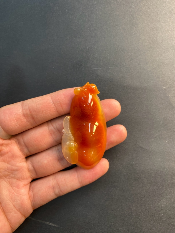 黄龙玉福瓜吊坠 茄子山水红料