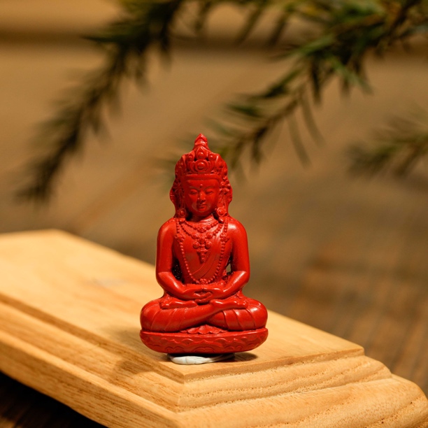 辰砂（处理）朱砂观音裸石绑绳吊坠