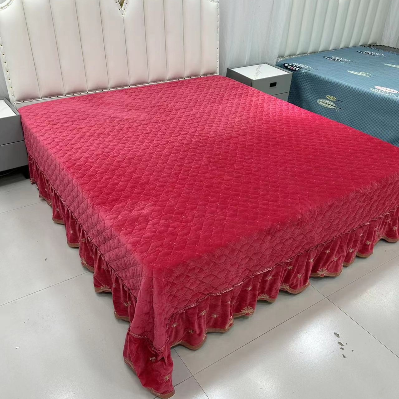 婴儿绒高档刺绣床裙款加棉加厚床盖