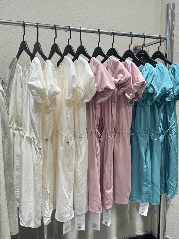 DM2024夏季弹力收腰连衣裙