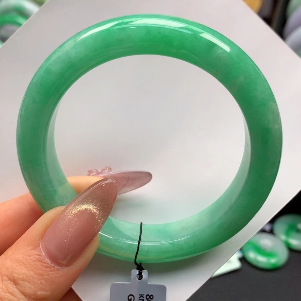 55-56正圈 缅甸A货翡翠手镯