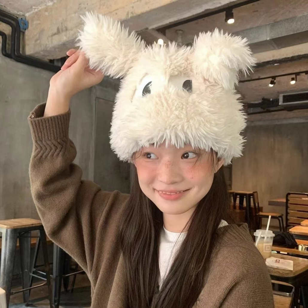 运动搞怪大眼小狗毛绒帽子女秋冬新款甜美加厚保暖套头护耳包头帽