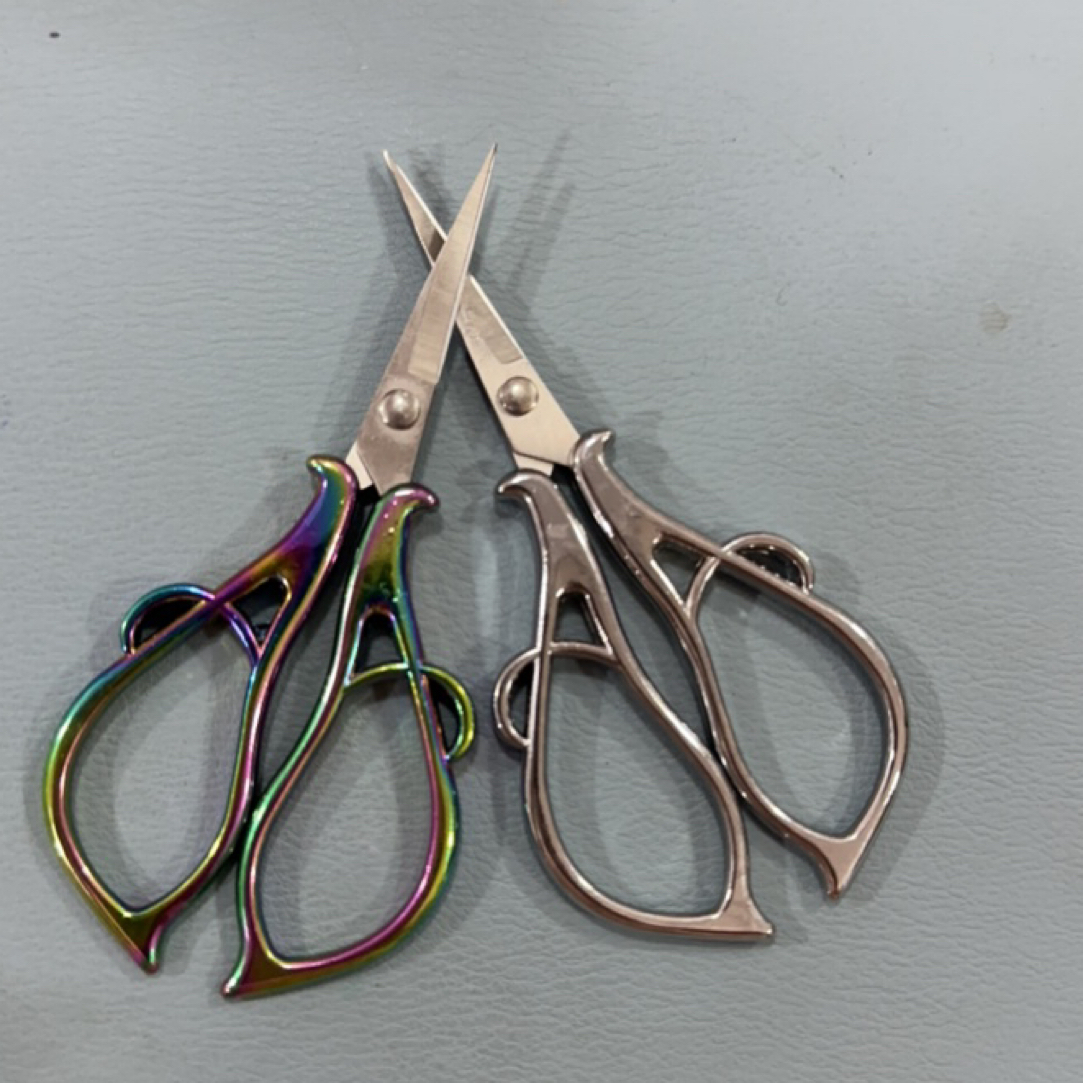 郁金香造型绣花剪刀