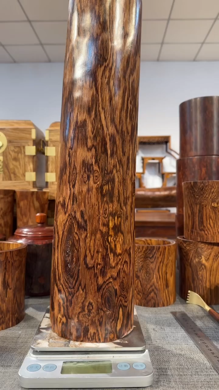 【闪购商品】黄花梨根雕横财