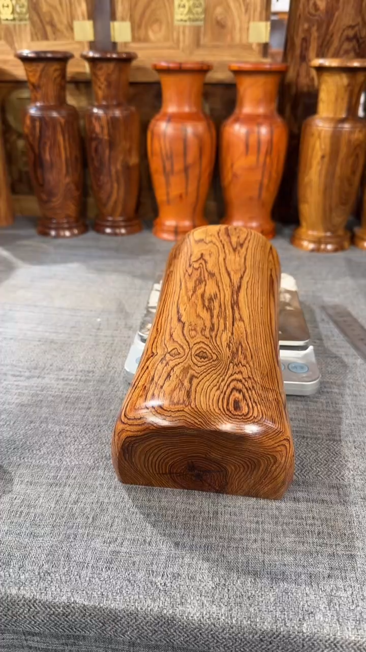 【闪购商品】黄花梨根雕枕头