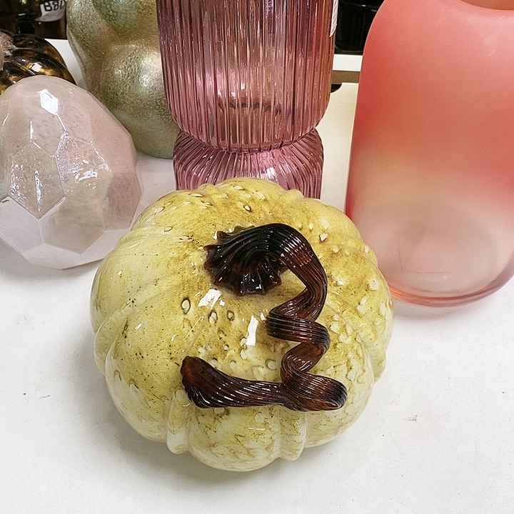 花瓶高16厘米口径16厘米