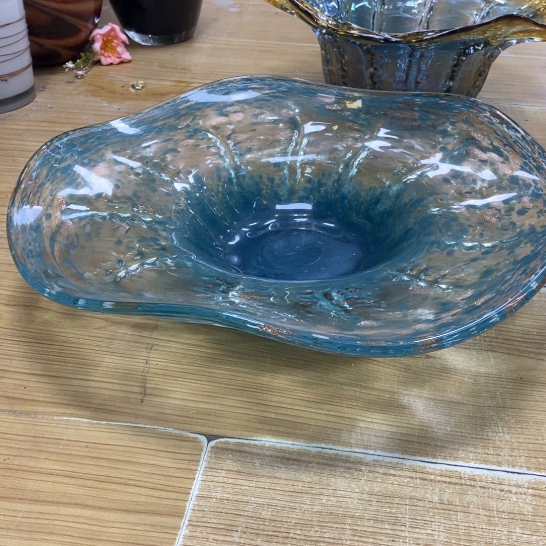 花瓶高8厘米宽40厘米