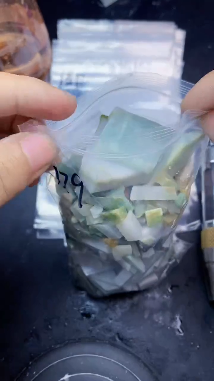 【闪购商品】翡翠挂件未镶嵌129